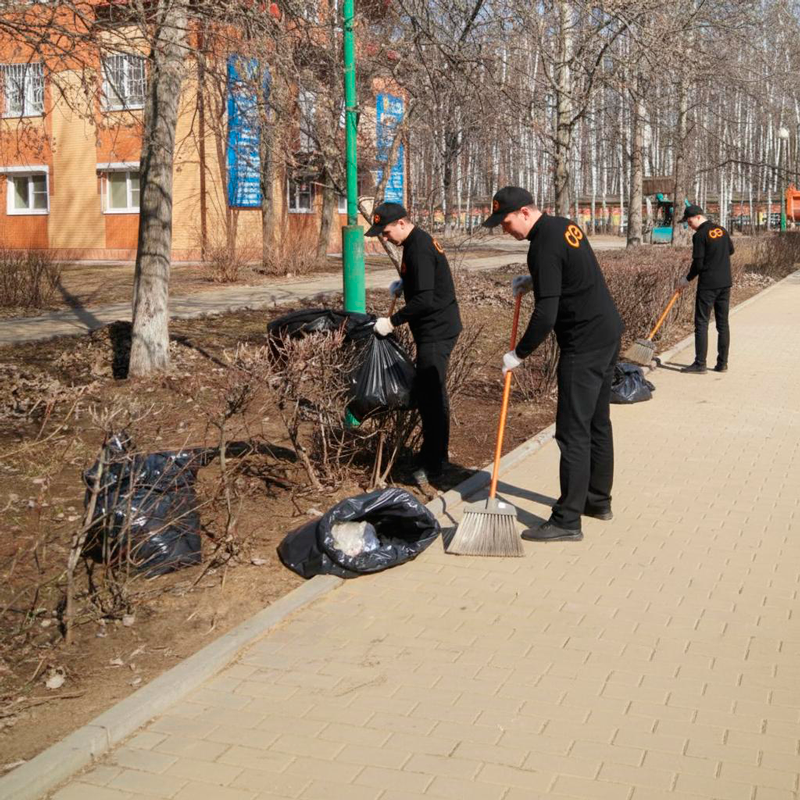 Уборка территории  в Пыть-Яхе